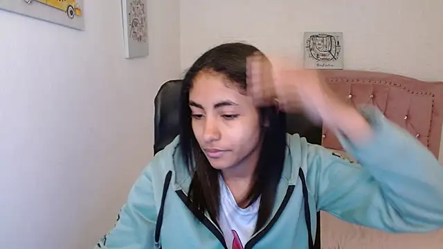 shaneelle online show from March 2025 03:11:01 AM