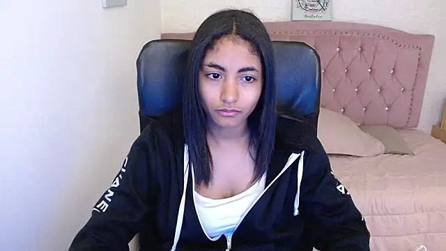 shaneelle online show from March 2025 03:15:01 AM