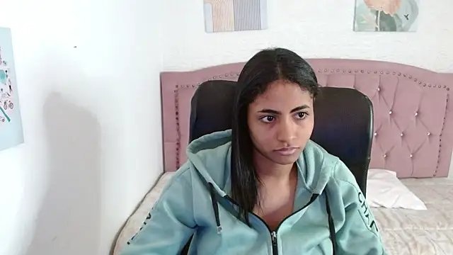 shaneelle online show from October 2025 03:26:01 AM