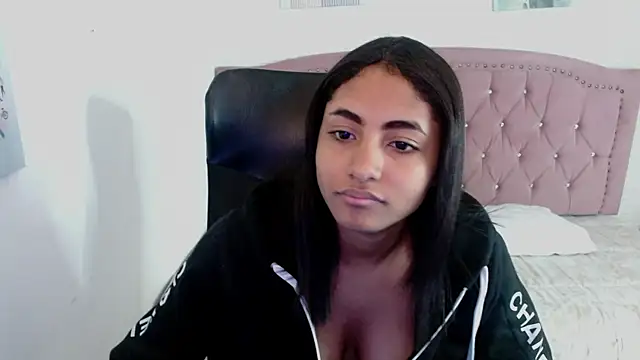 shaneelle online show from October 2025 03:15:02 AM