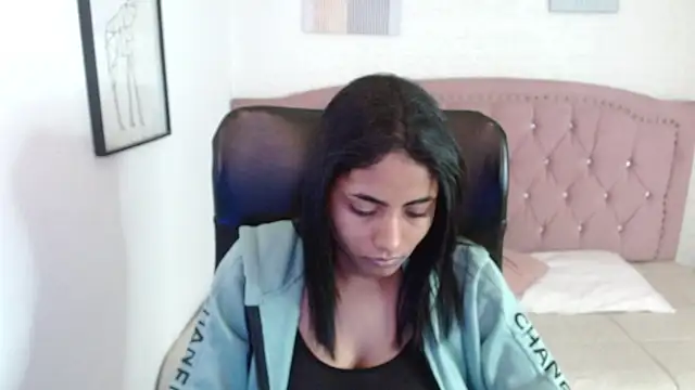 shaneelle online show from October 2025 03:09:01 AM