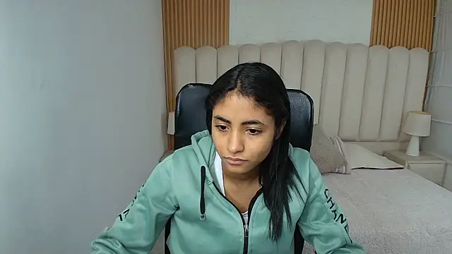 shaneelle online show from March 2026 03:01:02 AM