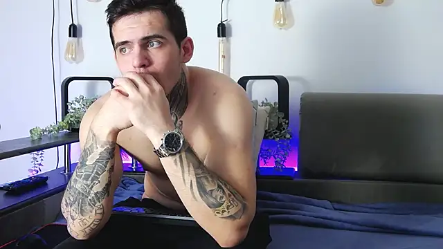 Snapshot of CarterCole chatting on January 2025 07:28:01 AM CarterCole online show from January 2025 07:28:01 AM