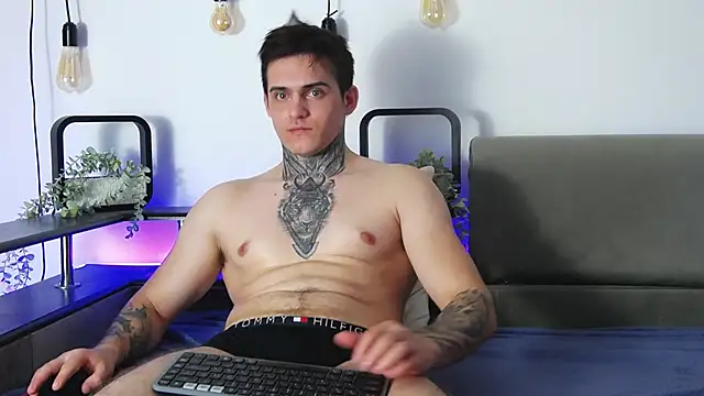 Snapshot of CarterCole chatting on February 2025 04:44:01 PM CarterCole online show from February 2025 04:44:01 PM