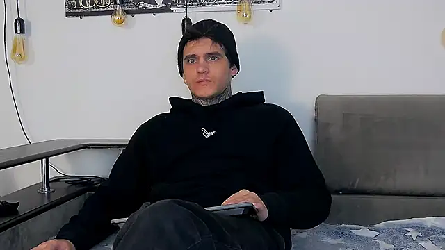 Snapshot of CarterCole chatting on December 2025 10:00:02 AM CarterCole online show from December 2025 10:00:02 AM