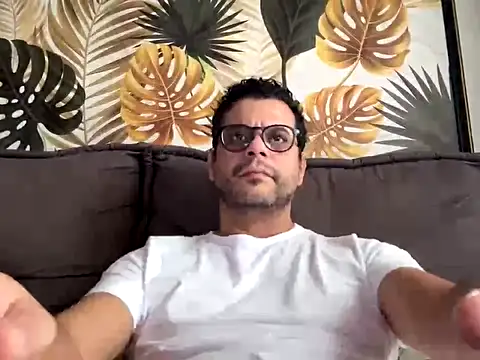 HornyBeachBoyBR online show from May 2026 07:22:02 PM