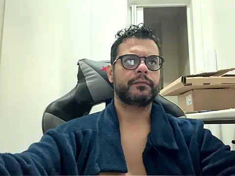 HornyBeachBoyBR online show from July 2026 07:51:01 PM