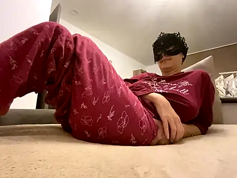 Marilou1983 online show from November 2025 06:01:02 PM