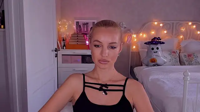 aestetick online show from October 2025 07:49:02 AM