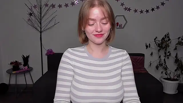 Snapshot of AidaPerry chatting on December 2024 05:59:02 PM AidaPerry online show from December 2024 05:59:02 PM