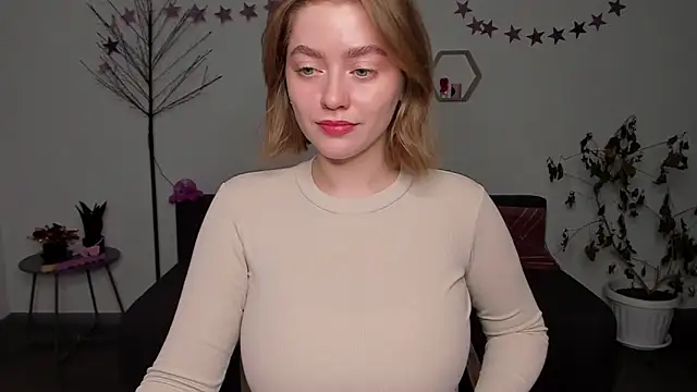 Snapshot of AidaPerry chatting on December 2024 05:32:01 PM AidaPerry online show from December 2024 05:32:01 PM