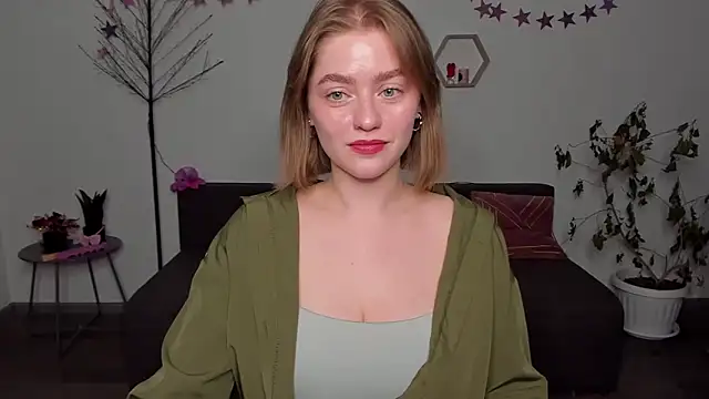 Snapshot of AidaPerry chatting on December 2024 03:12:02 PM AidaPerry online show from December 2024 03:12:02 PM