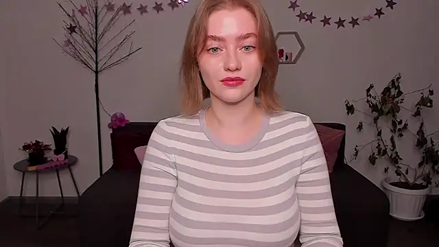 Snapshot of AidaPerry chatting on December 2024 03:04:02 PM AidaPerry online show from December 2024 03:04:02 PM