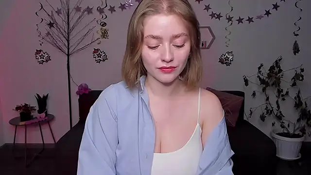 Snapshot of AidaPerry chatting on January 2025 06:14:01 PM AidaPerry online show from January 2025 06:14:01 PM