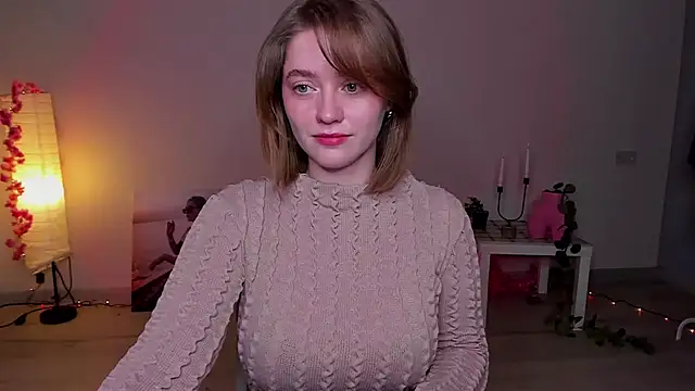 Snapshot of AidaPerry chatting on February 2025 07:18:02 PM AidaPerry online show from February 2025 07:18:02 PM