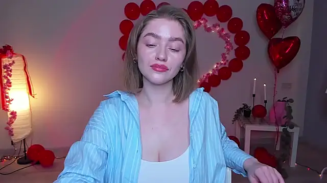 Snapshot of AidaPerry chatting on February 2025 06:19:01 PM AidaPerry online show from February 2025 06:19:01 PM