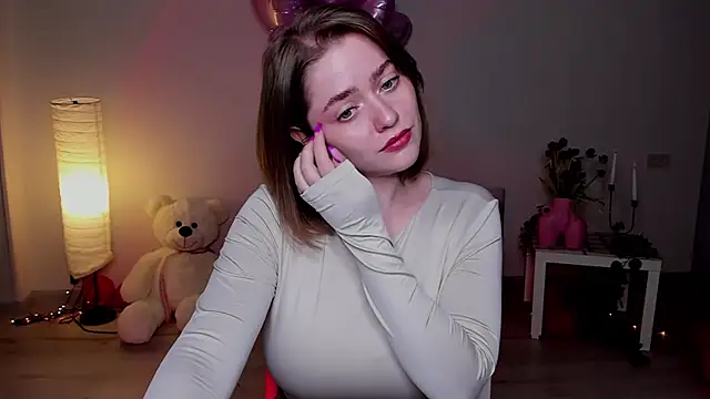 Snapshot of AidaPerry chatting on March 2025 08:28:01 PM AidaPerry online show from March 2025 08:28:01 PM