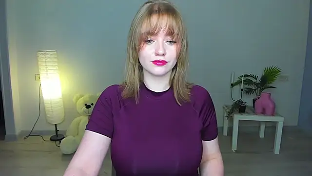 Snapshot of AidaPerry chatting on September 2025 04:51:02 PM AidaPerry online show from September 2025 04:51:02 PM