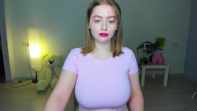 Snapshot of AidaPerry chatting on October 2025 07:01:02 PM AidaPerry online show from October 2025 07:01:02 PM