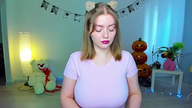 Snapshot of AidaPerry chatting on October 2025 01:10:02 PM AidaPerry online show from October 2025 01:10:02 PM