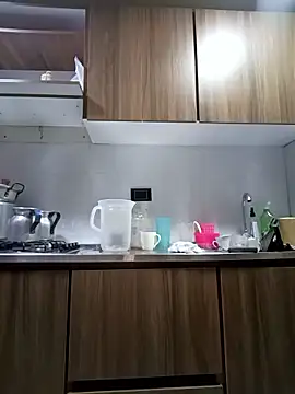 coral smitth online show from December 2025 06:56:01 PM