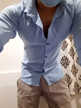 Snapshot of Guyinshortss chatting on September 2025 08:32:02 PM Guyinshortss online show from September 2025 08:32:02 PM