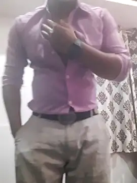 Snapshot of Guyinshortss chatting on February 2026 08:49:02 PM Guyinshortss online show from February 2026 08:49:02 PM