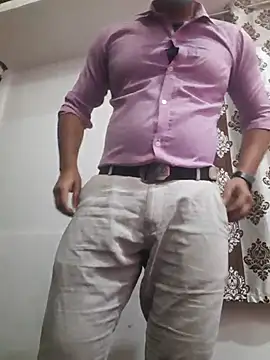 Snapshot of Guyinshortss chatting on February 2026 08:10:02 PM Guyinshortss online show from February 2026 08:10:02 PM