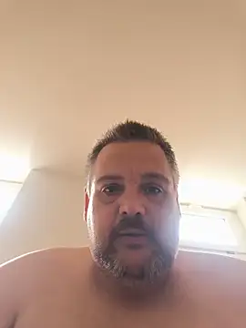 Ronny2510 online show from May 2026 12:01:01 PM