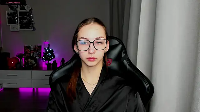 Sm0ly online show from December 2024 04:08:02 AM