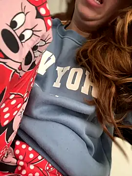 Cloew Marz online show from November 2025 06:52:01 PM