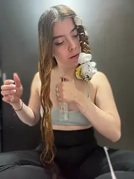 Cloew Marz online show from April 2026 02:51:02 AM