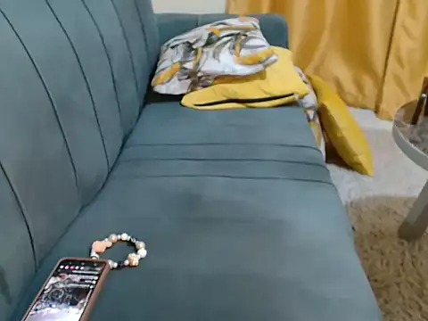 Snapshot of leslysexygirl chatting on December 2025 07:03:01 AM leslysexygirl online show from December 2025 07:03:01 AM