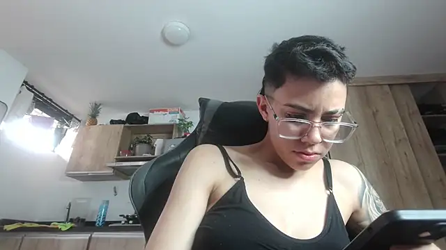 Cutie Shy  online show from June 2026 01:10:02 PM