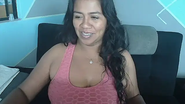 Snapshot of saggil23 chatting on July 2026 09:00:01 AM saggil23 online show from July 2026 09:00:01 AM