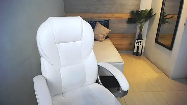 Snapshot of liseth_fox chatting on December 2024 08:05:02 PM liseth fox online show from December 2024 08:05:02 PM