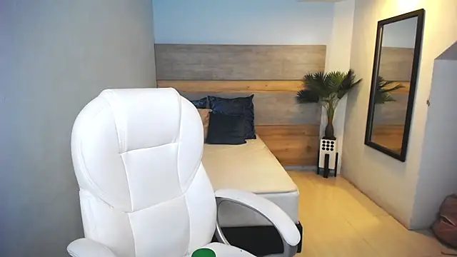 Snapshot of liseth_fox chatting on December 2024 02:04:02 AM liseth fox online show from December 2024 02:04:02 AM