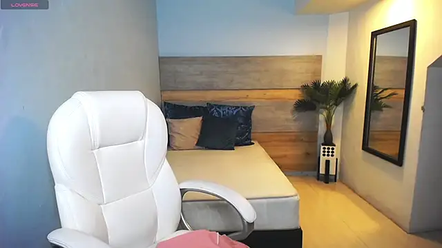 Snapshot of liseth_fox chatting on January 2025 01:42:01 AM liseth fox online show from January 2025 01:42:01 AM