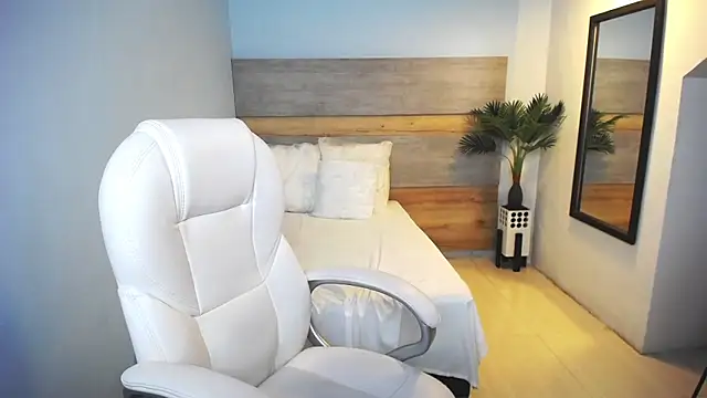 Snapshot of liseth_fox chatting on February 2025 01:23:02 AM liseth fox online show from February 2025 01:23:02 AM