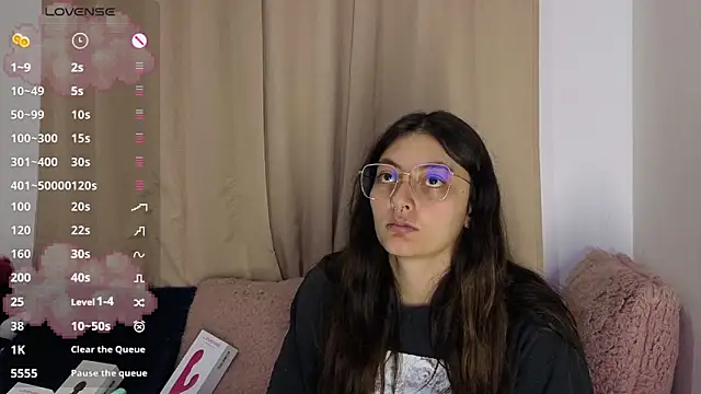 lessliee22  online show from April 2026 06:00:02 AM