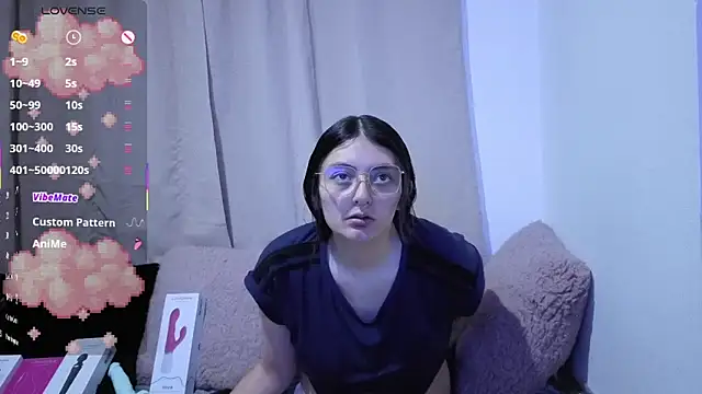 lessliee22  online show from June 2026 07:58:02 AM
