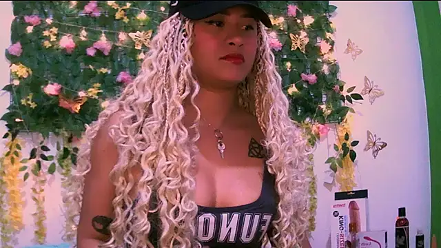 Crysrus online show from November 2025 10:41:02 PM