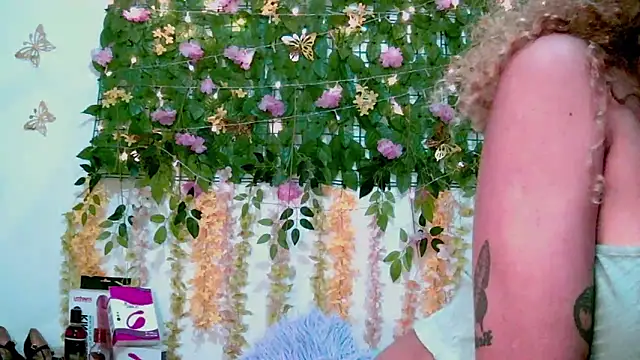 Crysrus online show from March 2026 07:38:01 PM