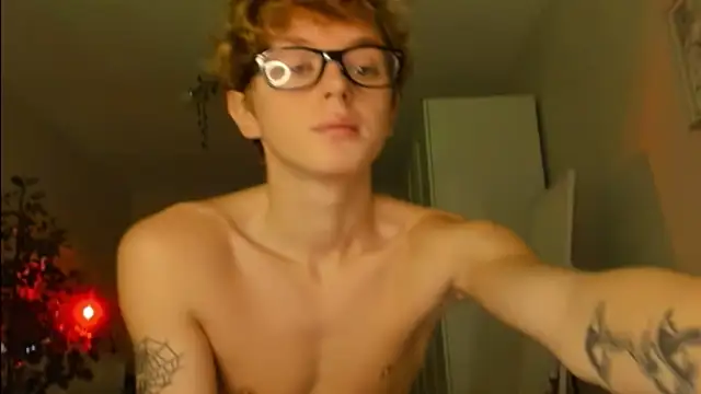 Snapshot of agelandreww chatting on December 2025 01:41:02 PM agelandreww online show from December 2025 01:41:02 PM