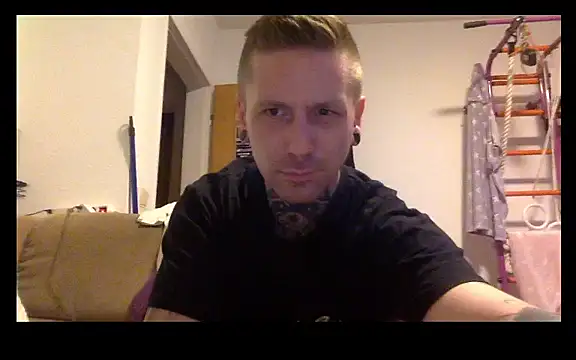 Snapshot of Schabernack1990 chatting on January 2025 03:58:02 AM Schabernack1990 online show from January 2025 03:58:02 AM