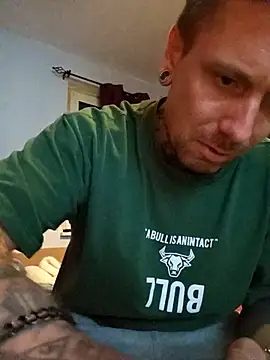 Snapshot of Schabernack1990 chatting on September 2025 11:21:01 PM Schabernack1990 online show from September 2025 11:21:01 PM