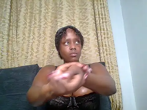 Snapshot of Miss_Amani chatting on October 2025 07:55:02 PM Miss Amani online show from October 2025 07:55:02 PM