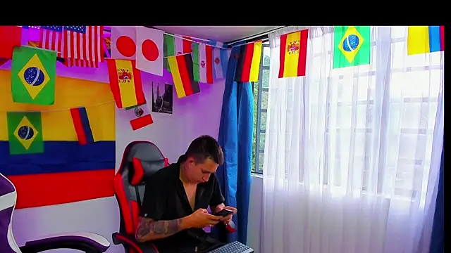 Snapshot of parejacaliente20154 chatting on July 2026 11:05:02 AM parejacaliente20154 online show from July 2026 11:05:02 AM