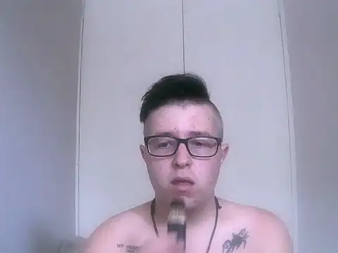 bisexualboy05 online show from February 2026 12:35:02 PM