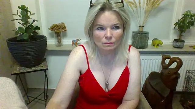 clwm online show from October 2025 06:12:02 AM